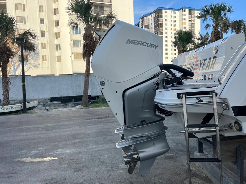 2020 Blackfin 272 CC