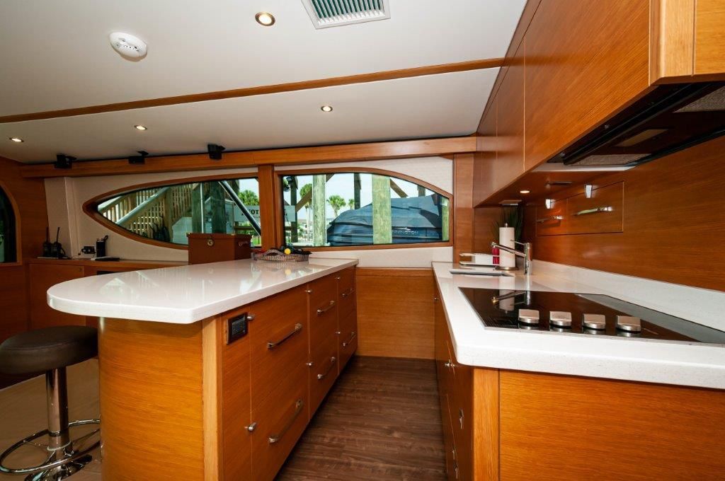 2016 Hatteras 60 