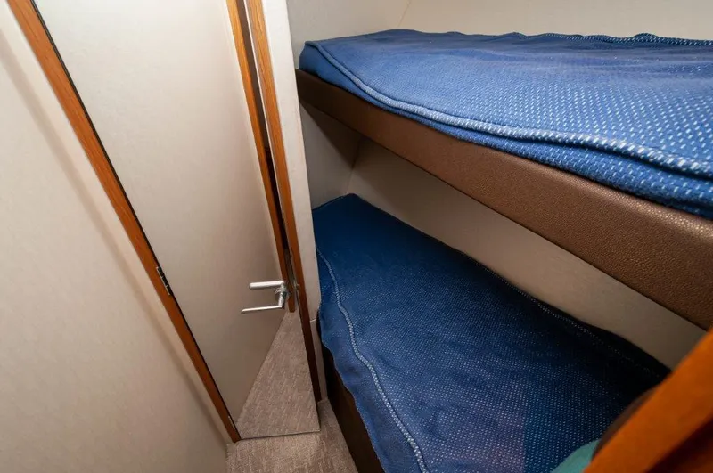 Knot On Call Yacht Photos Pics 2016 Hatteras GT60  KNOT ON CALL  FWD Bunkroom 2