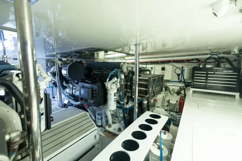 Knot On Call Yacht Photos Pics 2016 Hatteras GT60  KNOT ON CALL  Engine Room 1