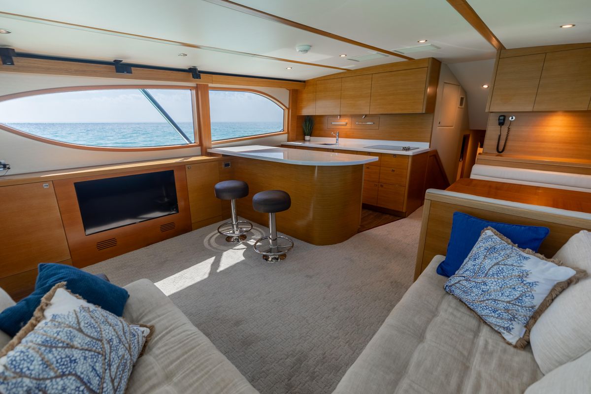 2016 Hatteras 60 