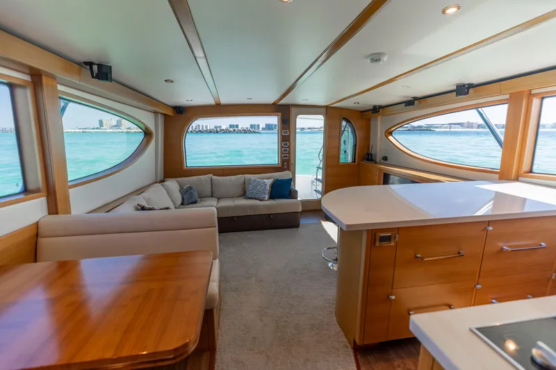 Knot On Call Yacht Photos Pics 2016 Hatteras GT60  KNOT ON CALL  Salon 4