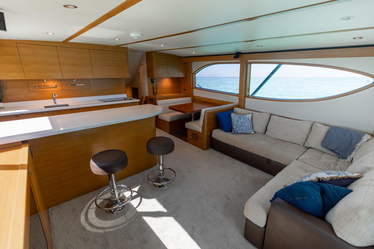 2016 Hatteras 60 
