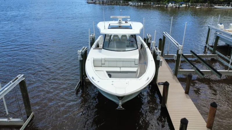  Yacht Photos Pics 2022 REGAL 38 SAV - Image 8