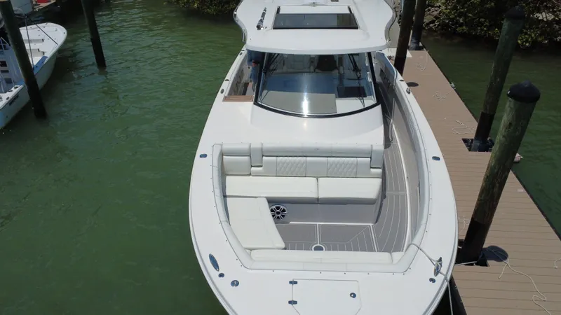  Yacht Photos Pics 2022 REGAL 38 SAV - Image 10