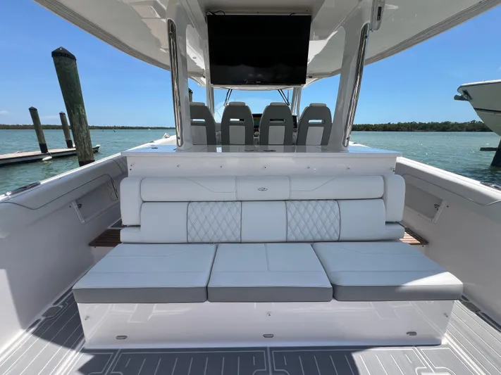 Yacht Photos Pics 2022 REGAL 38 SAV - Image 14
