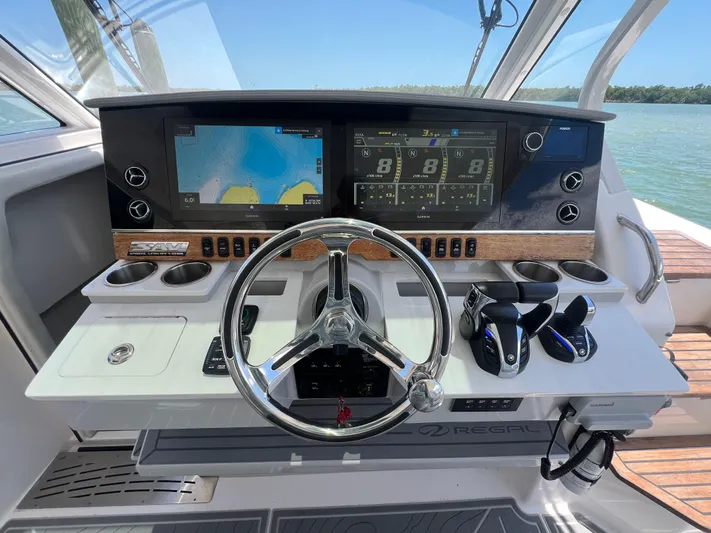  Yacht Photos Pics 2022 REGAL 38 SAV - Image 19
