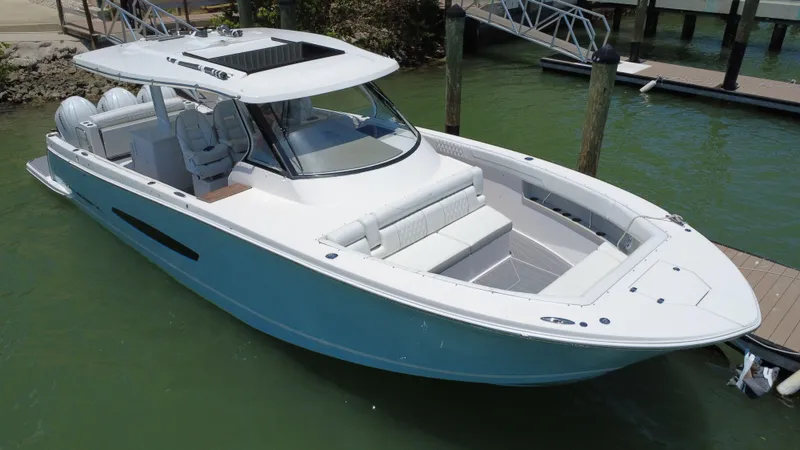  Yacht Photos Pics 2022 REGAL 38 SAV - Image 9