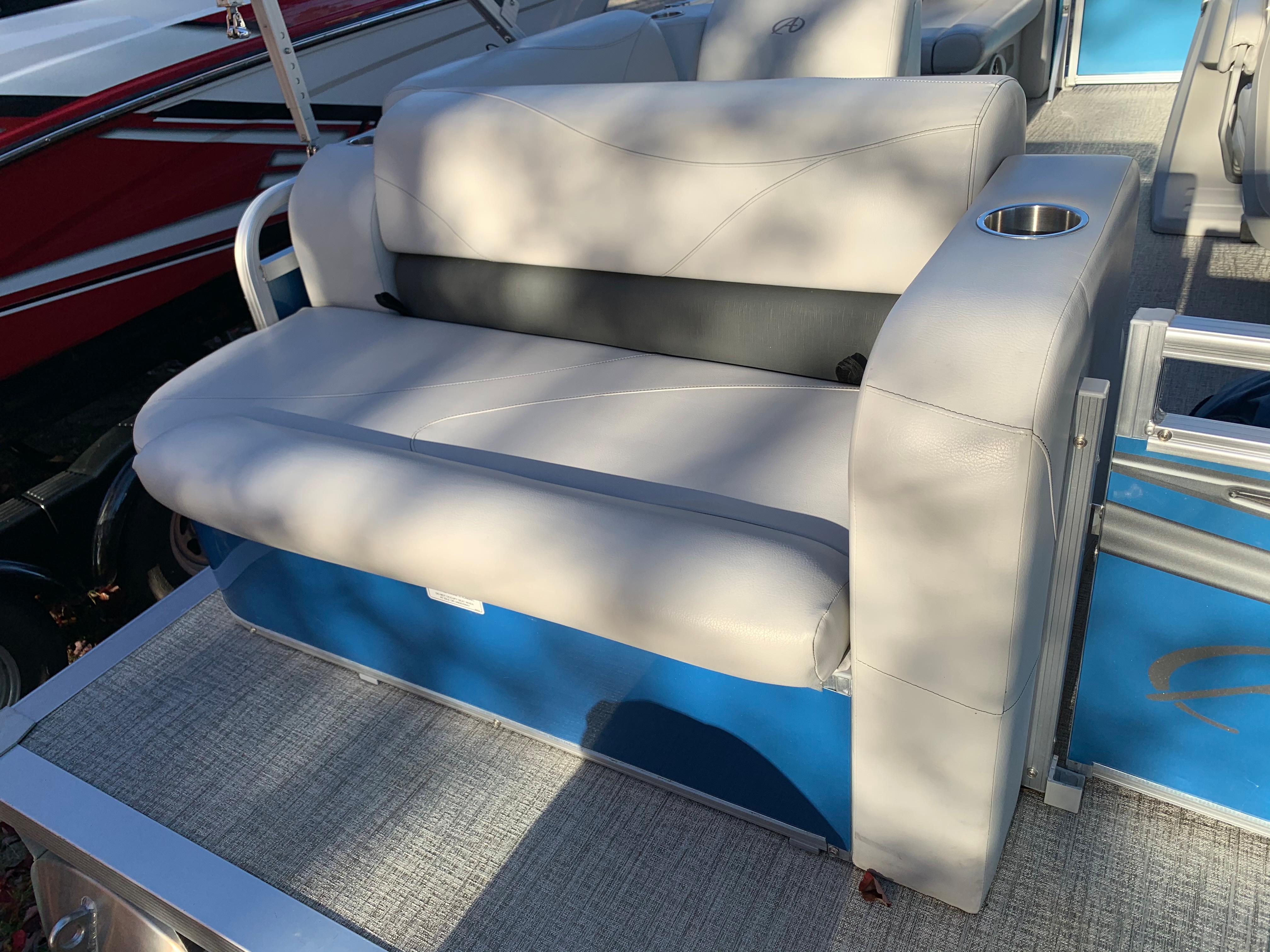2021 Avalon Venture Cruise 16’ Rear Bench