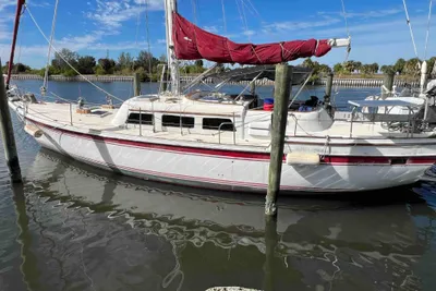 Wellington 44 Cutter Center Cockpit