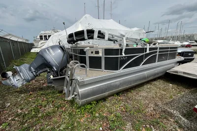 Bennington 21 SLX