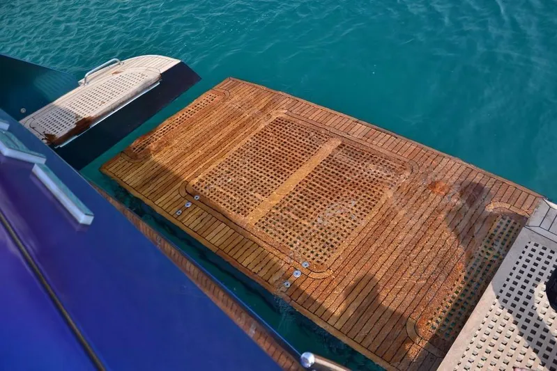 Nike Yacht Photos Pics D860