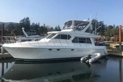 Navigator 4400 pilot house