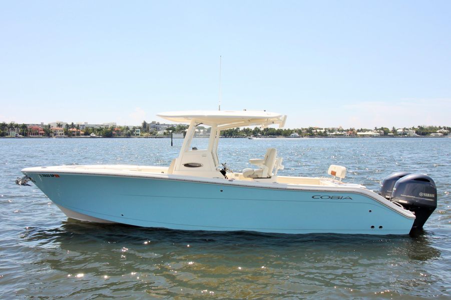 2020 Cobia 280 CC