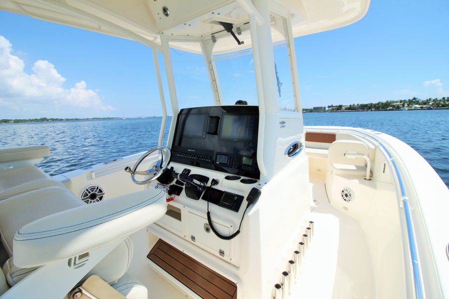 2020 Cobia 280 CC