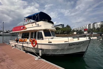 2005 Mainship 400 Trawler