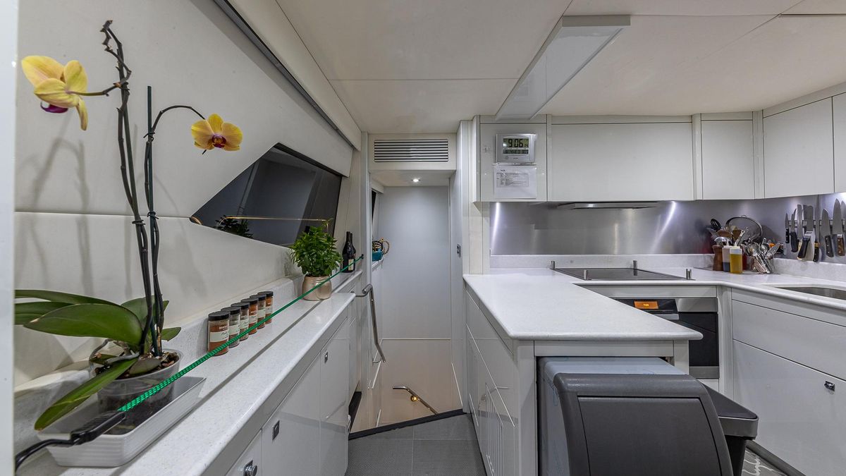 2010 Sunseeker 98 