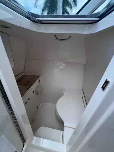  Yacht Photos Pics 2018 Pursuit 325 Dc - Image 16