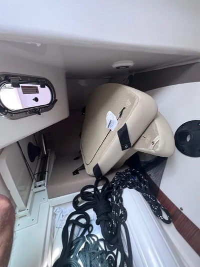  Yacht Photos Pics 2018 Pursuit 325 Dc - Image 22