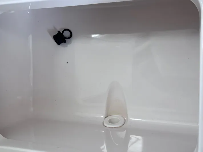  Yacht Photos Pics 2018 Pursuit 325 Dc - Image 15