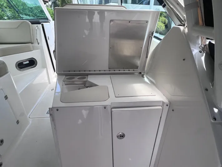  Yacht Photos Pics 2018 Pursuit 325 Dc - Image 8