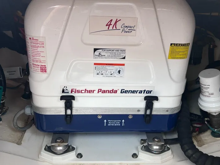  Yacht Photos Pics 2018 Pursuit 325 Dc - Image 18