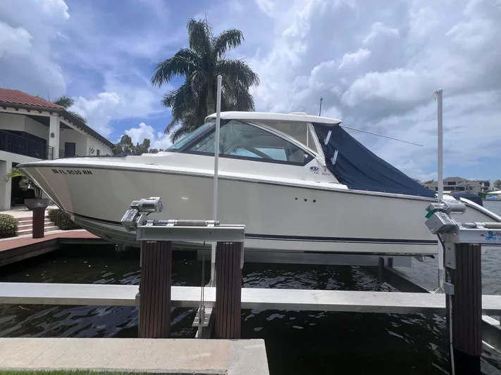  Yacht Photos Pics 2018 Pursuit 325 Dc - Image 2