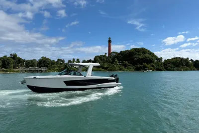 Aviara AV36 Outboard