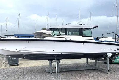 2025 Axopar 29 XC Cross Cabin