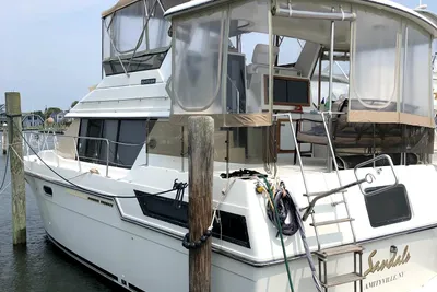 Carver 38 Aft Cabin