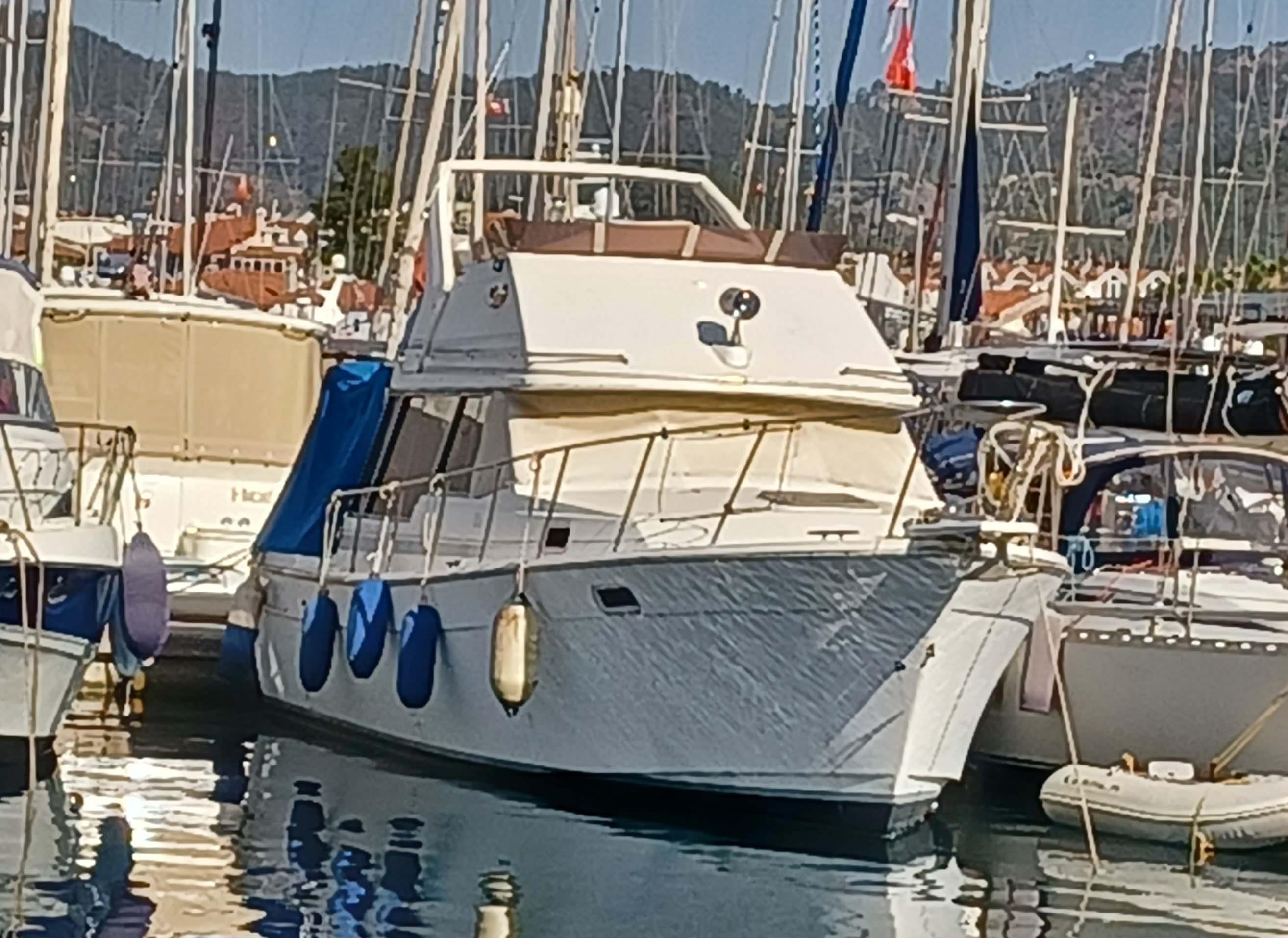 motoryacht 10m gebraucht