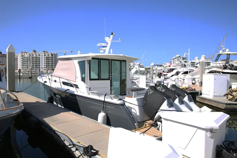 Risk & Reward Yacht Photos Pics 