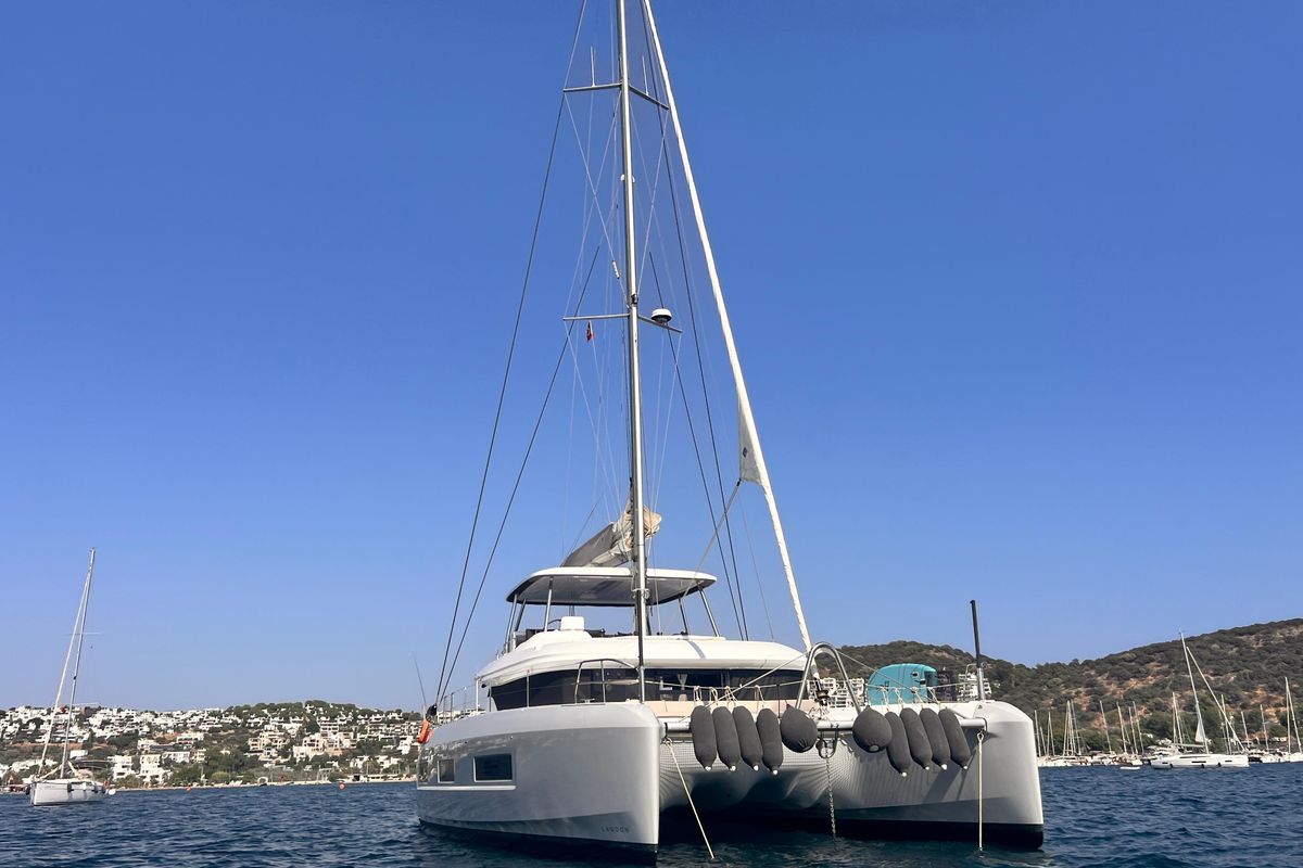 2024 Lagoon 61 