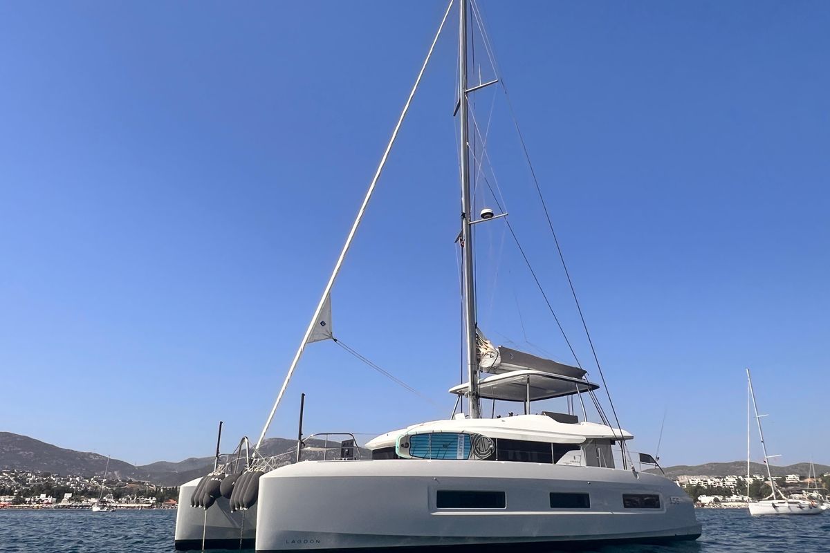 2024 Lagoon 61 