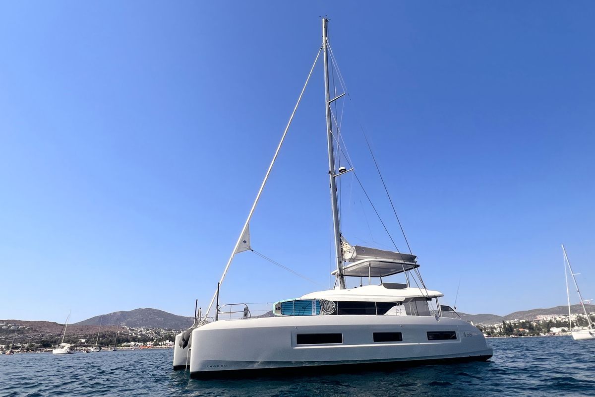 2024 Lagoon 61 