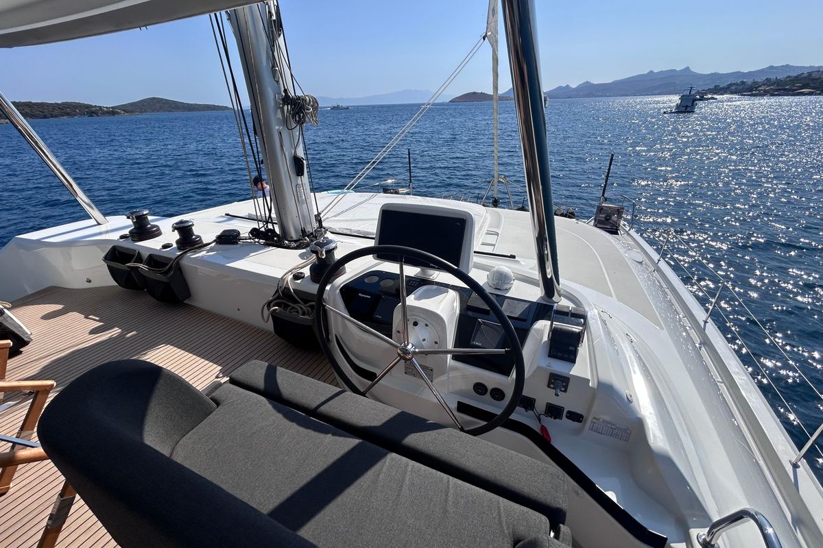 2024 Lagoon 61 