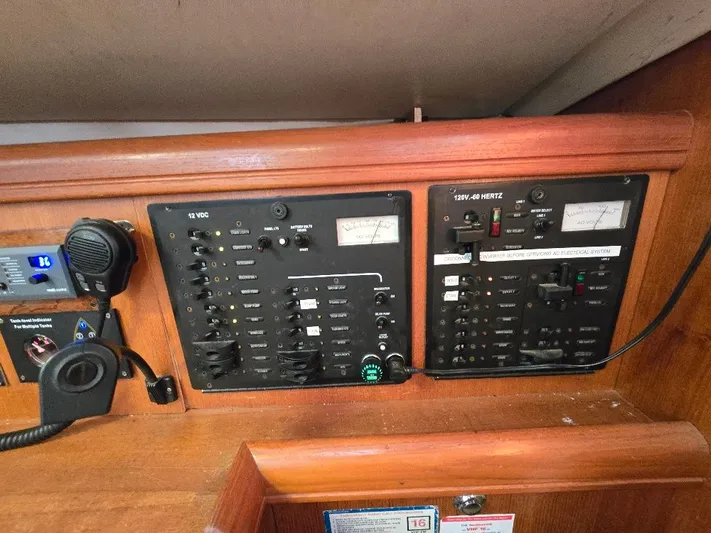 Express Mail Yacht Photos Pics 