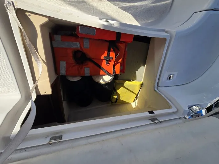 Express Mail Yacht Photos Pics 