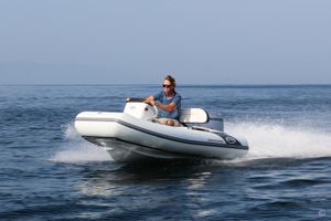 2020 Walker Bay Generation 10LTE with 4 Seats