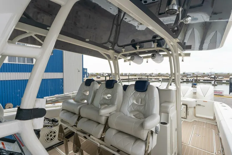  Yacht Photos Pics 2018 Hydra-Sports 4200 Siesta boat interior with luxurious seating and modern design.