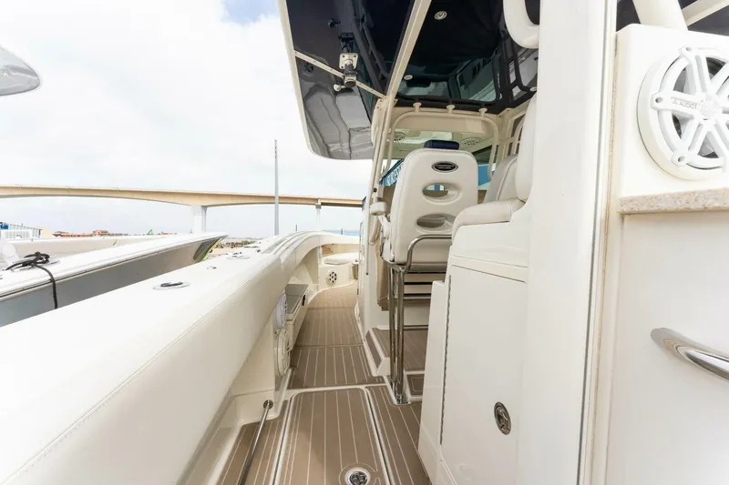  Yacht Photos Pics 2018 Hydra-Sports 4200 Siesta boat interior with sleek seating and modern design.