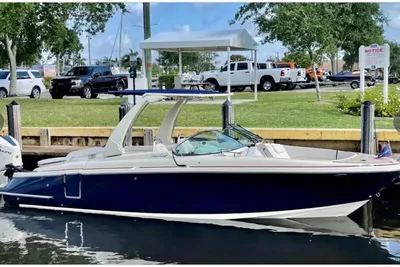 Chris-Craft Launch 28 GT