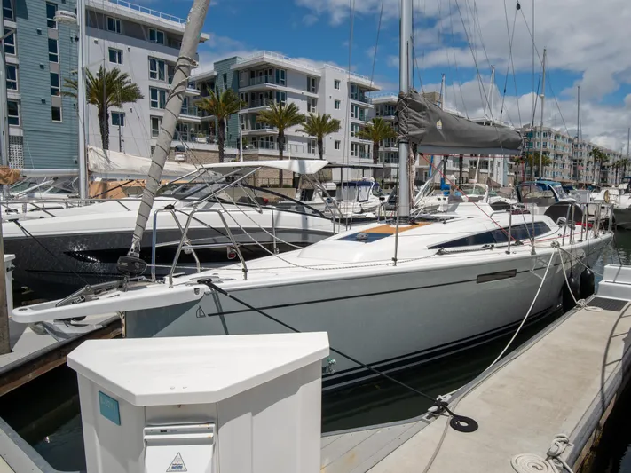 Anthem Yacht Photos Pics 