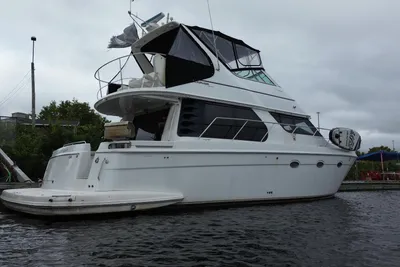 Carver 450 Voyager