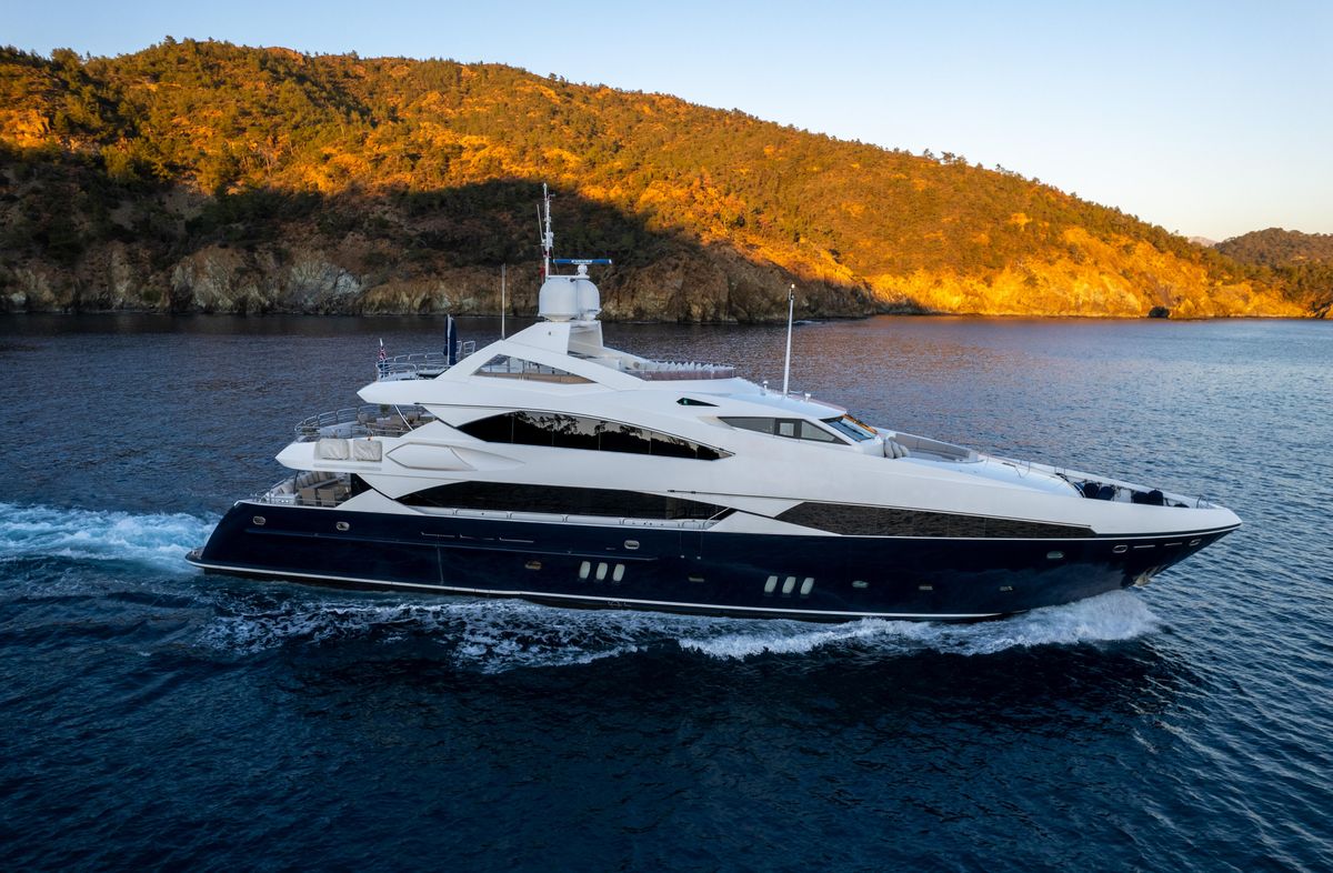 2009 Sunseeker 121 