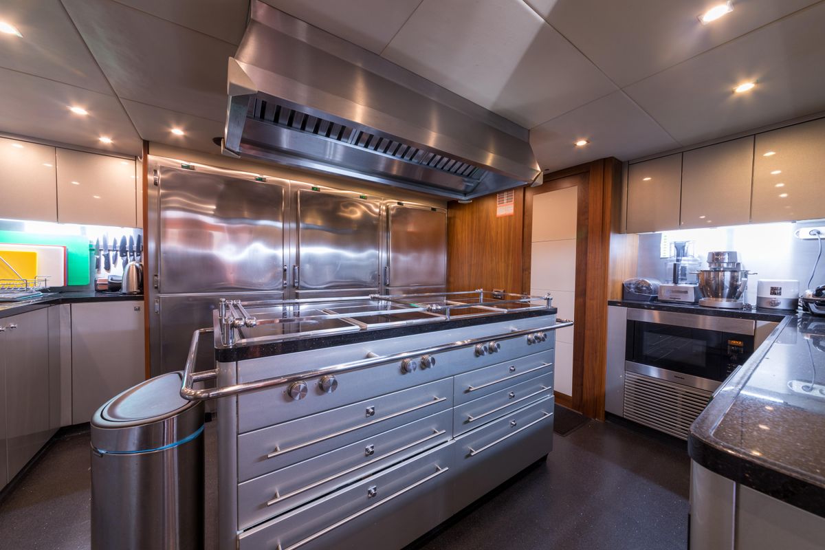2009 Sunseeker 121 