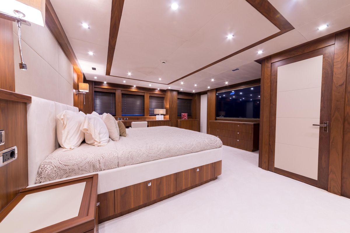 2009 Sunseeker 121 