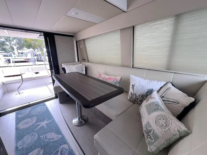  Yacht Photos Pics 2022 Regal 42 Fxo - Image 19