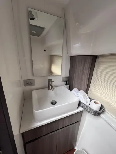  Yacht Photos Pics 2022 Regal 42 Fxo - Image 29