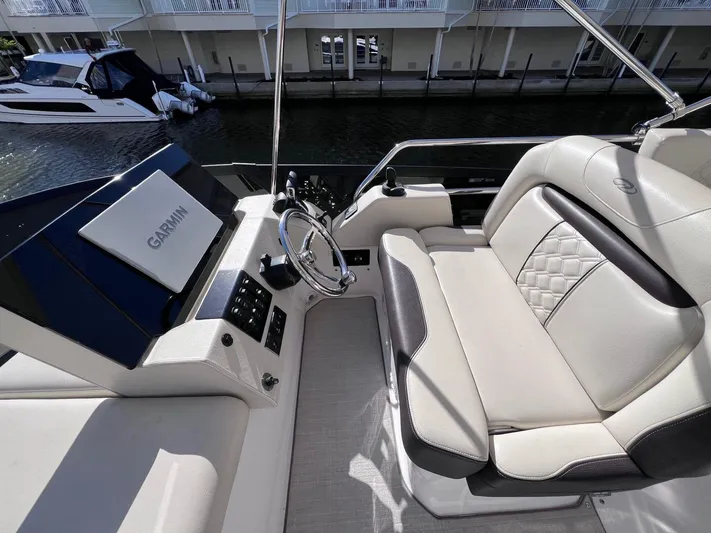  Yacht Photos Pics 2022 Regal 42 Fxo - Image 37
